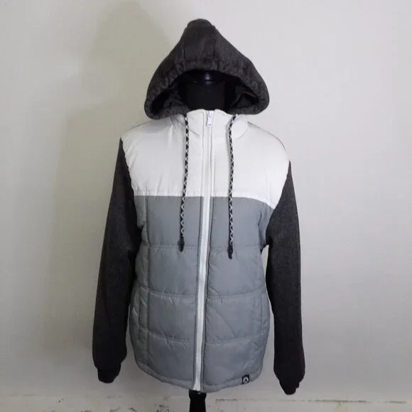 EUC Airwalk Jacket Unisex puffer with hood.‎ Size M