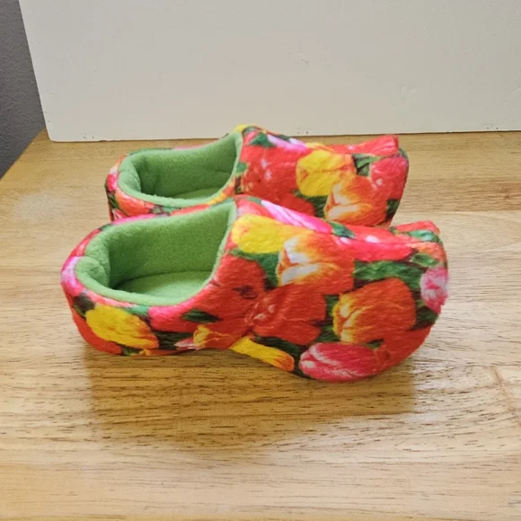 Kids Wooden Shoe Brand Fleece‎ Slippers W/ Tulips