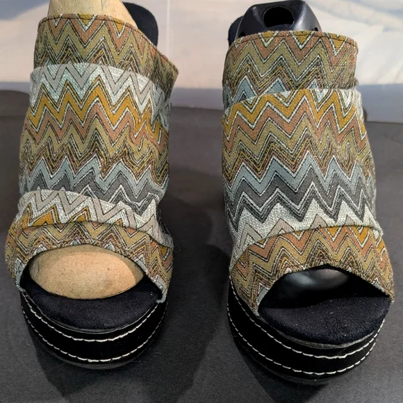 Muk Luks Peyton 9 mod zigzag platform 1