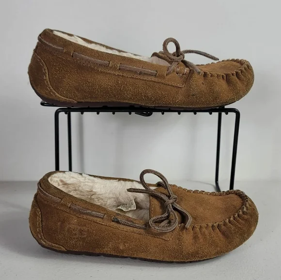 UGG Australia Unisex Dakota Chestnut Moccasin Slippers Shoes Size 1 SN 5296