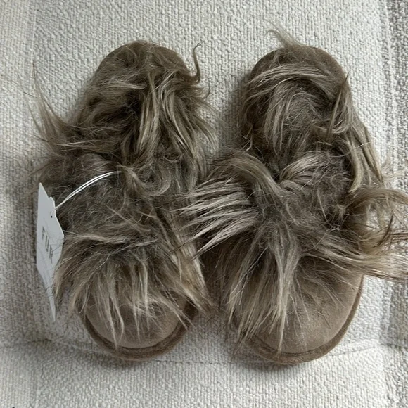 NWT Restoration Hardware Baby&Child Luxe Fur Scuff Lion Slippers Slip on Toddler