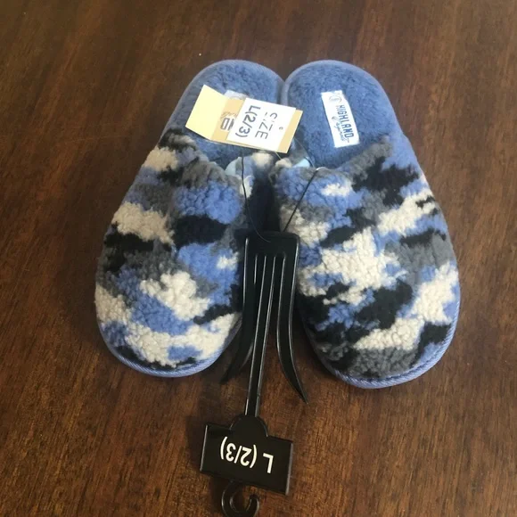 Boy’s Camo blue scuff slip in faux fur cushion comfort footed slipper.Size L2/3