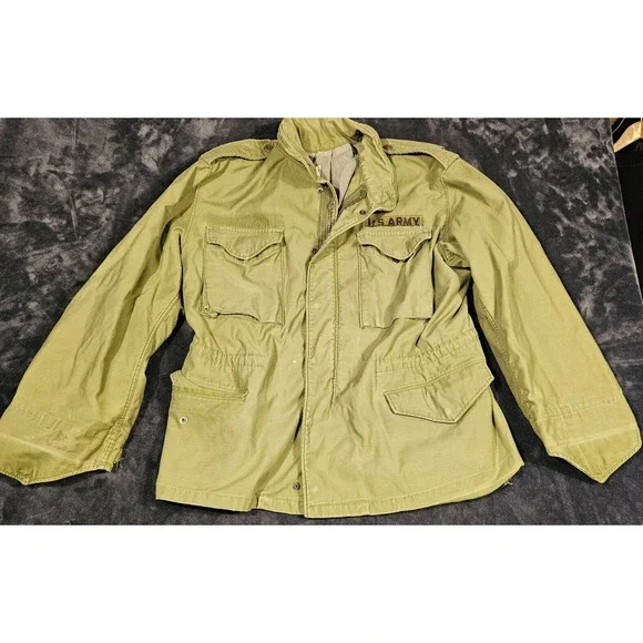 Vintage Size Med Short US Army Field Cold Weather Jacket Regular 8415-782-2940