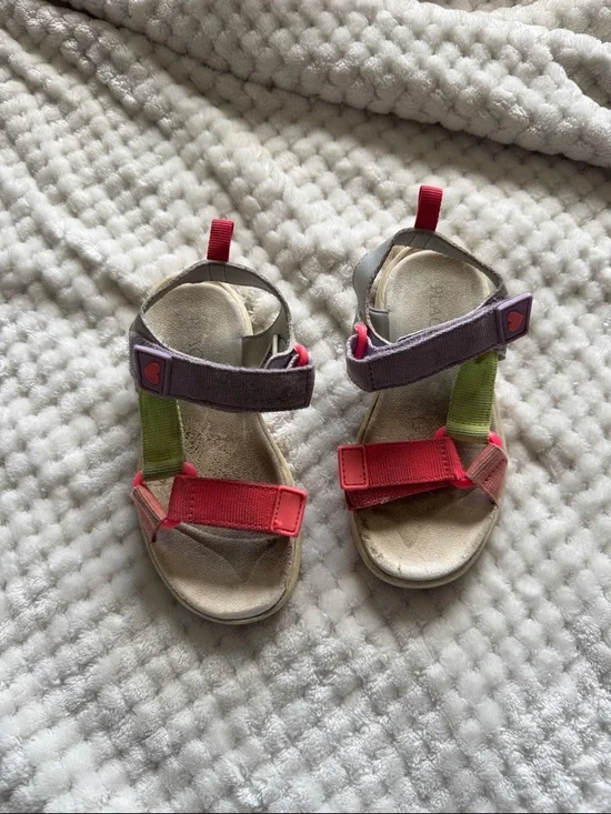 The Children Place Size 9 Toddler Sandals