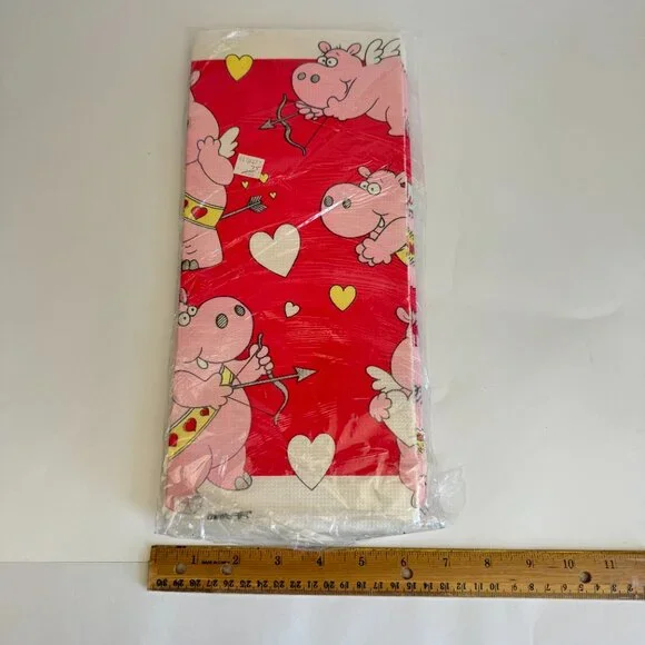 Vtg Paper Art Valentines Day Hearts Hippo‎ Paper Tablecloth Disposable 54x102 in
