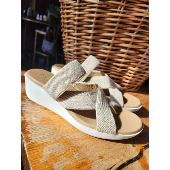 Aerosoles Wedge Comfort Sandal Natural‎ Gold Accents sz 7