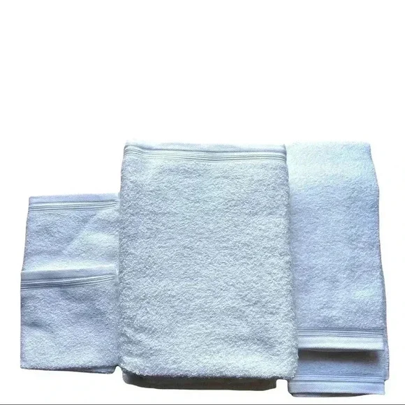 Home Expression White 6 Piece Towel 2 Sets New With Tags Very Good Quality