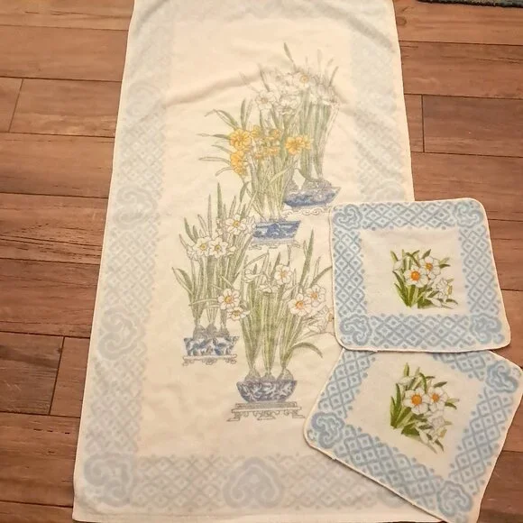 Vintage Fieldcrest daisy daffodil towel set bath washcloth blue‎ white lattice