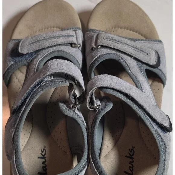 Clarks Women's Blue/Beige Strappy Hook & Loop Leather Sandals US 7 EU 39