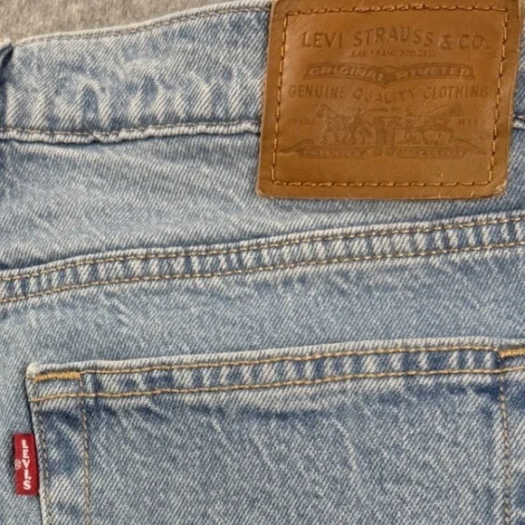 Levi's Premium Wedgie Straight Leg Jeans 28x27 In Middle Man Wash