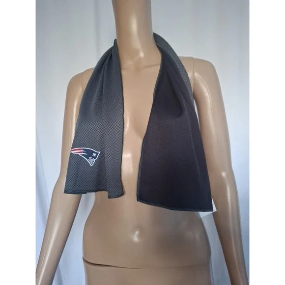 NFL Frosted England Patriots Primary Cooling Towel 11x38‎  Inches