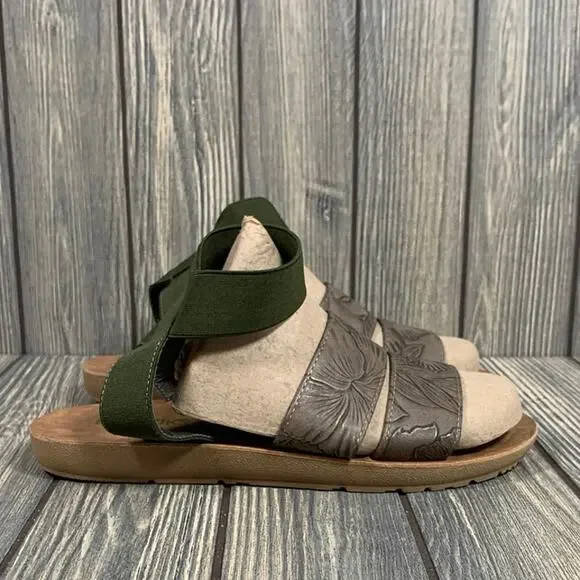 Muk Luks Women Sz 8 Ankle Strap‎ Sandals Taupe Floral Embossed Summer Beach