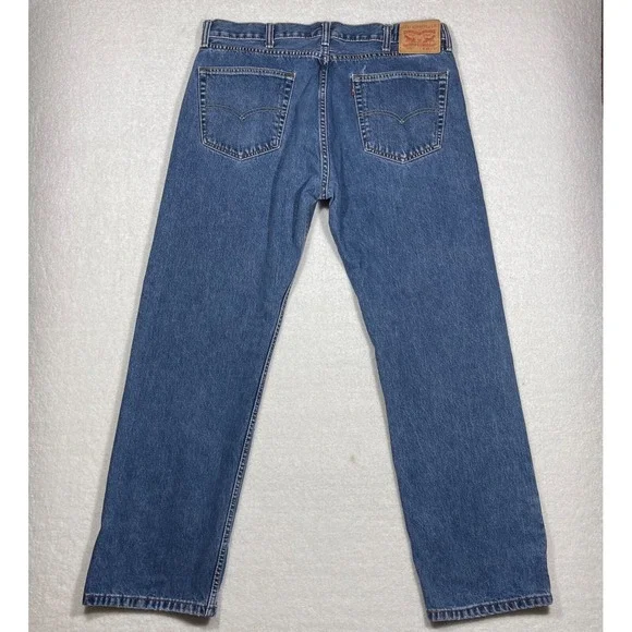 Levi Jeans Men's W38 L32 Straight Leg Comfort Inseam Measures 30