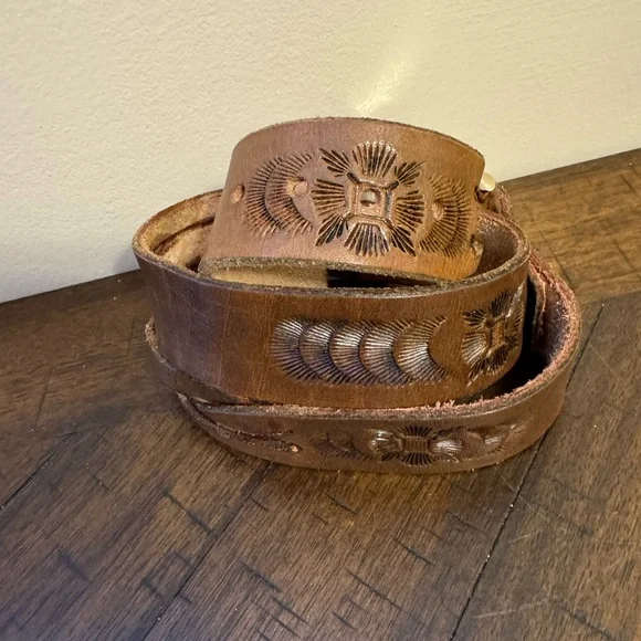 Hand Tooled‎ Leather Belt w Gold Tone Buckle 31” Length Western Navajo Etched