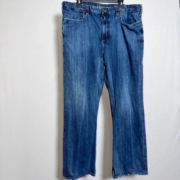 Robert Graham Relaxed Chill Mens Blue Jeans 44x32 Straight Leg Medium Wash Denim
