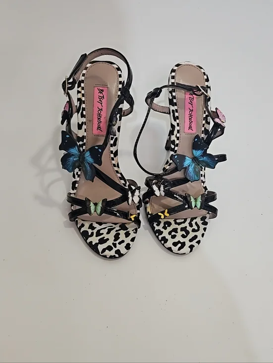 Betsey Johnson Vandi Butterfly Strappy Black & White Leopard Sandals Size 7.5