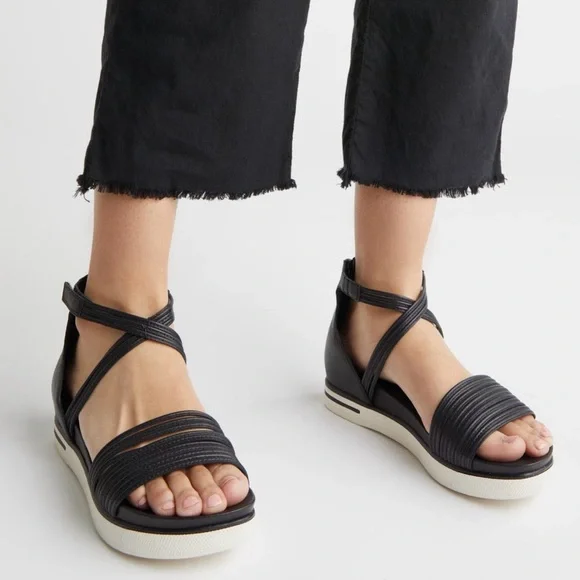 Eileen Fisher Strappy Sandals Size 9 Black Leather Shea Open Toe Sporty