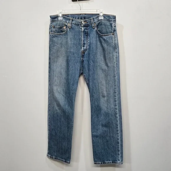 Vintage Levi's 501 Jeans 33x30 Y2K 2006 Med Wash Denim Button Fly Straight Leg