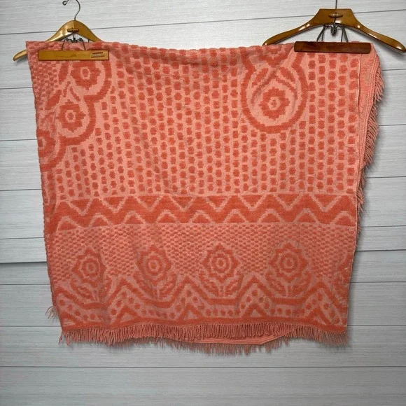 Vintage Coral Tufted Bed Spread Full Size 100 Percent Polyester Retro Home Decor