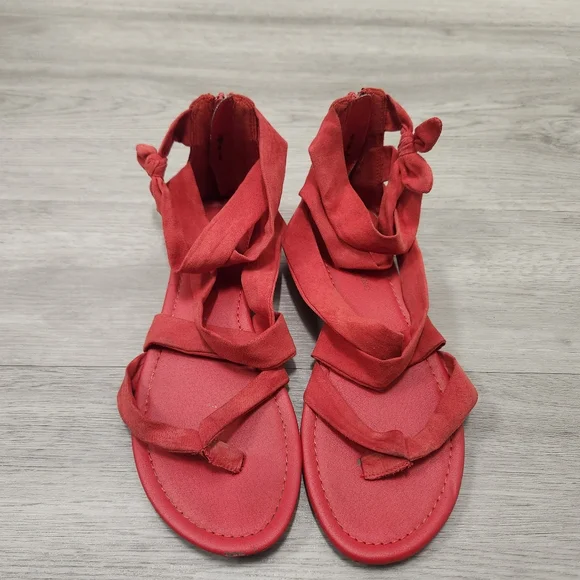 Red Suede Bow Sandals - Size 8.5
