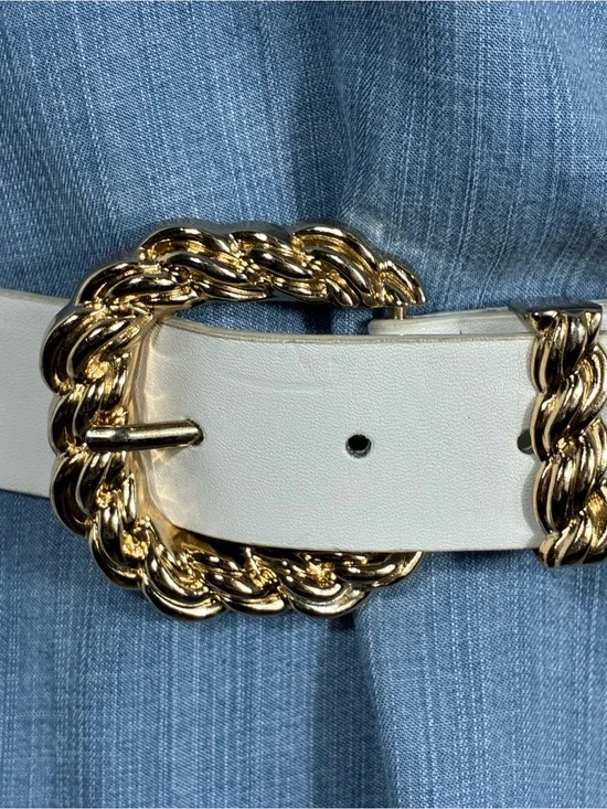 Womens belt Sz XL White Faux Leather Belt with Gold Chain Buckle