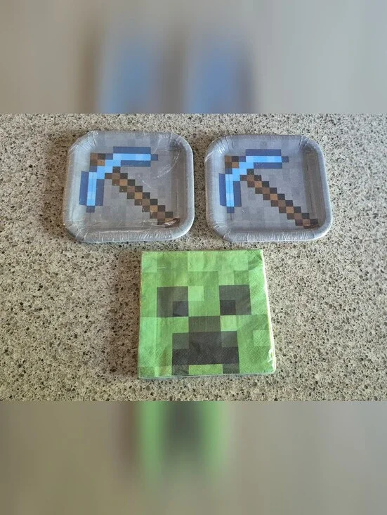 ​Minecraft Party Supplies Lot Unique 2 Pks Sq Plates 8ct & 1 Pk Napkins 16ct New