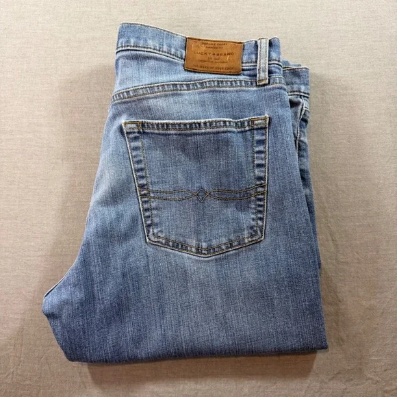 Lucky Brand 221 Straight Jeans Mens 36x32 Blue Good Medium Wash Denim