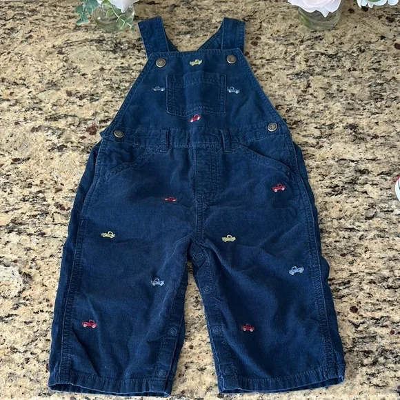 GYMBOREE Blue corduroy Overalls with Car Embroidery 6-12 months