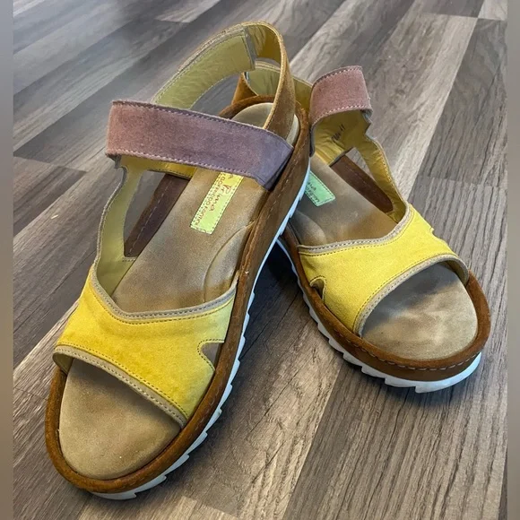 Materia Prima by Goffredo Fantini Designer Capri Suede Sandal Multi Color SZ 10