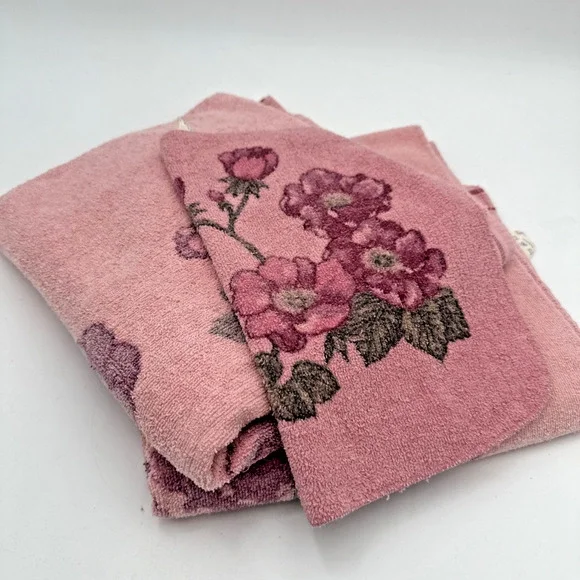Vintage Cannon 2 Bath Towels 1 Wash Cloth Pink Floral 23