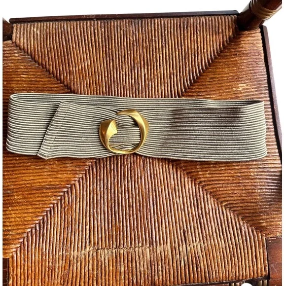 Vintage De Vecchi Italy Beige Stretch Belt w/‎ Gold-Tone Buckle Size M
