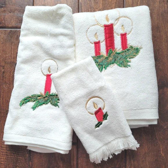 🥳2/$20 or 3/$25 Christmas towels set