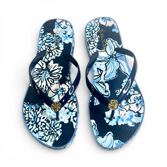 Lilly Pulitzer Flip-Flops in the Low Tide Navy Bouquet All Day pattern size 11