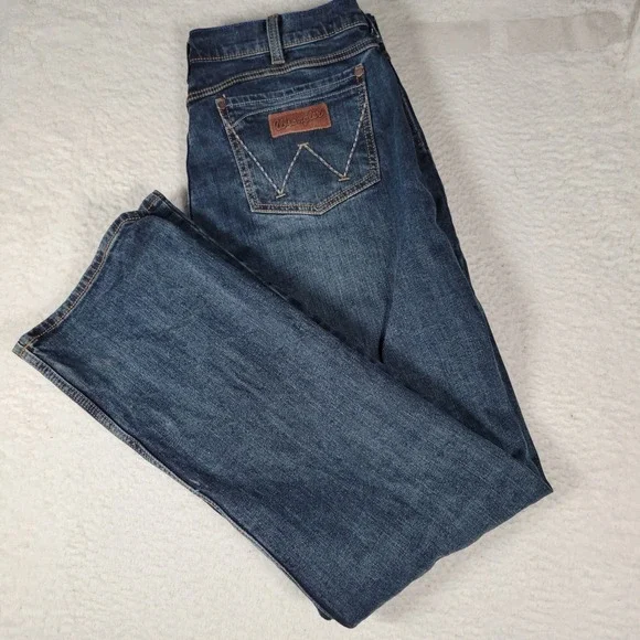 Wrangler Retro Slim Boot Jeans Mens 37x36 Medium Wash Denim 1077MWZTB