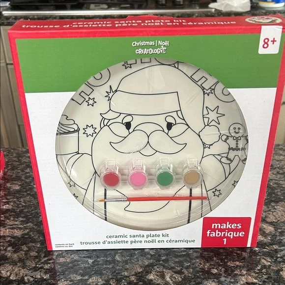 CREATOLOGY CERAMIC SANTA PLATE KIT AGES 8+NWT