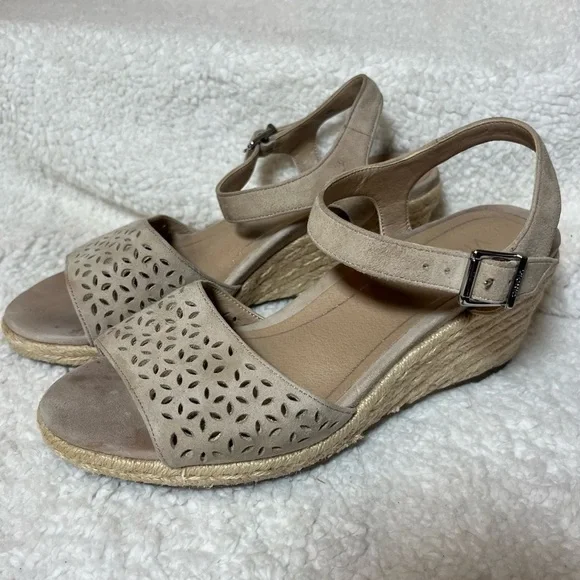 Vionic Ariel wedge espadrille sandals size 7.5