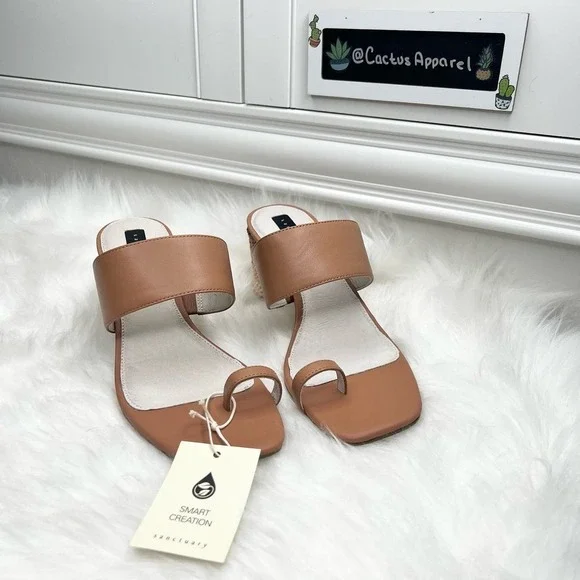 New Women’s Sanctuary Boast Sandal Size 8.5