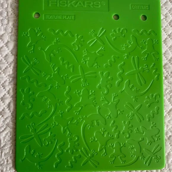 Scrapbooking Fiskars Critters & Leather Embossing Plate 6x7