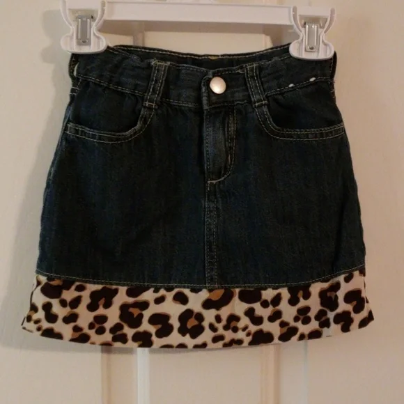 Hp🌻gymboree Denim skirt with Leopard hem