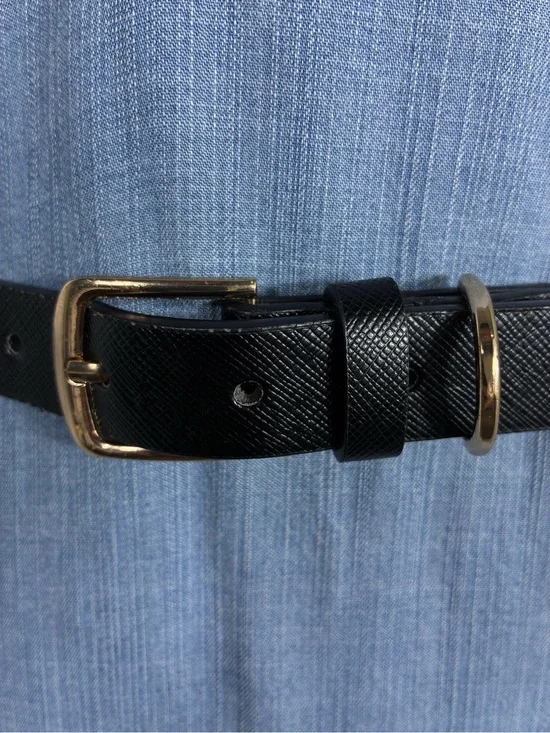 Juicy Couture Womens belt Sz L Black Textured faux leather with Gold Buckle