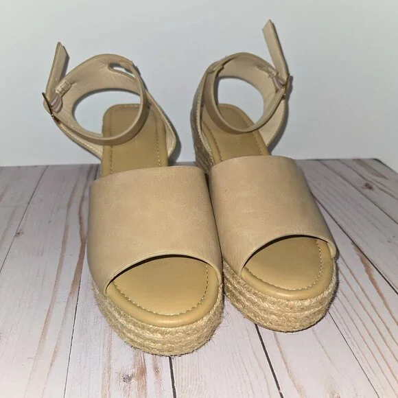 Pierre Dumas Wedge Sandals in Size 9 Beige or Tan