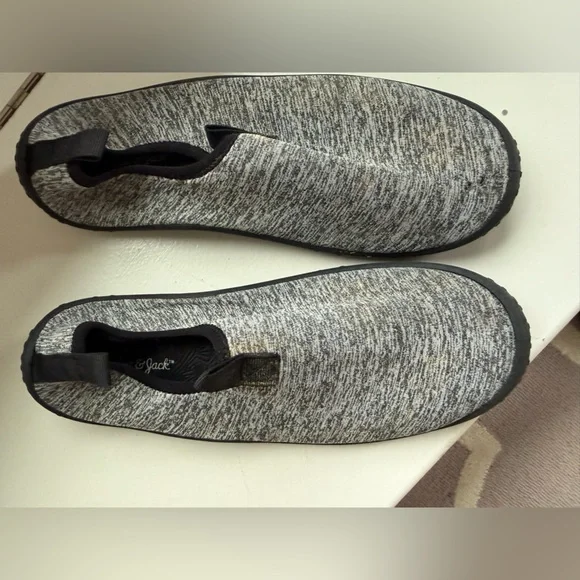 Cat & Jack Black and Gray kids water shoes