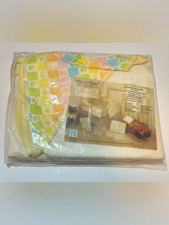 Vintage Riegel Teddy Time Hooded Bath Towel Baby Bright Pastel Checkered
