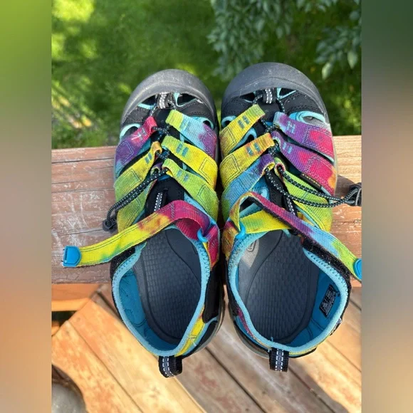 KEEN NEWPORT Rainbow tie dye big kids‎ 4Y unisex