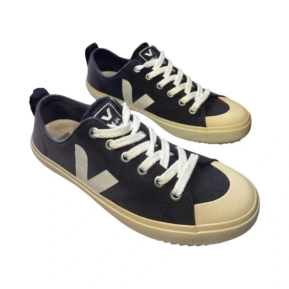 Veja Black and Cream Women's low top Sneakers Nova T4 Size 6