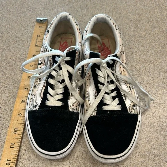 Vans lace up sneakers w/peanutsgang&hearts offwhite/blck/white/redheart 7W/5.5M