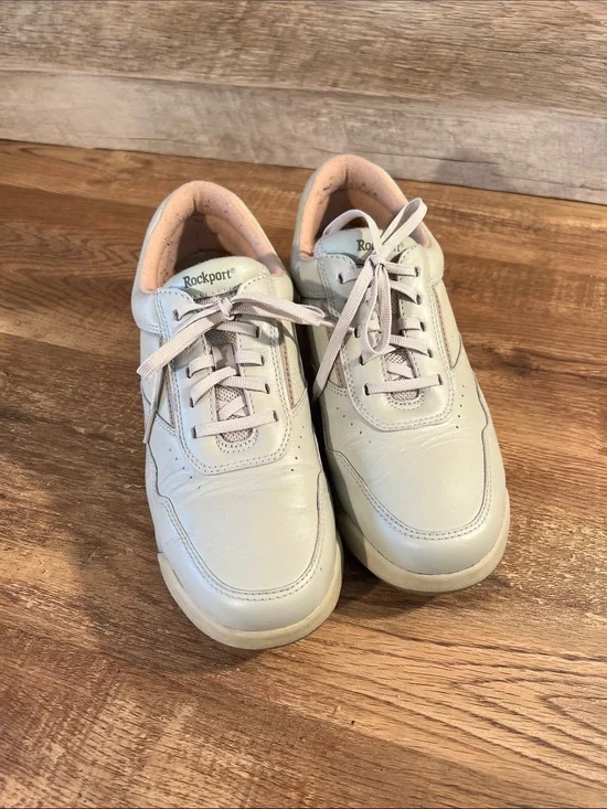 Rockport Women's ProWalker Sneakers Women’s Size 8.5 WR7102N