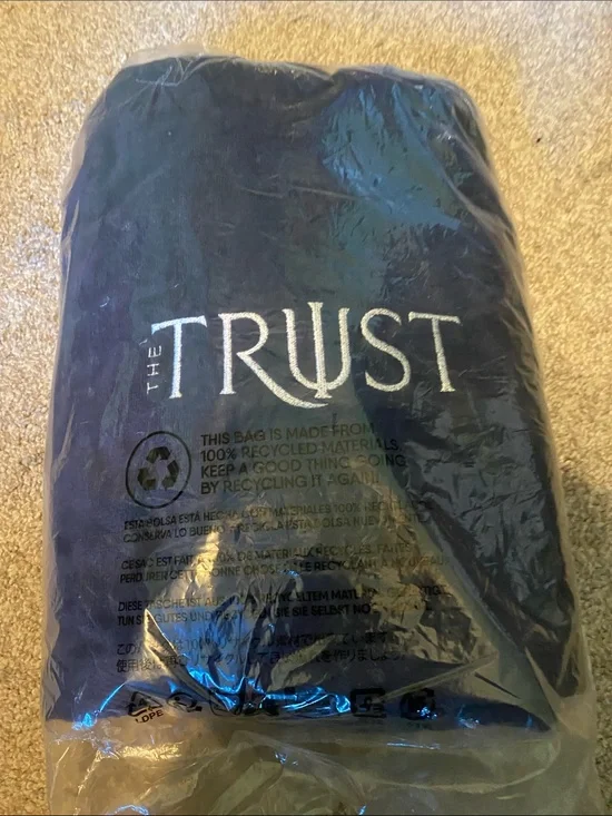 The Truist Blanket - Black 30x72