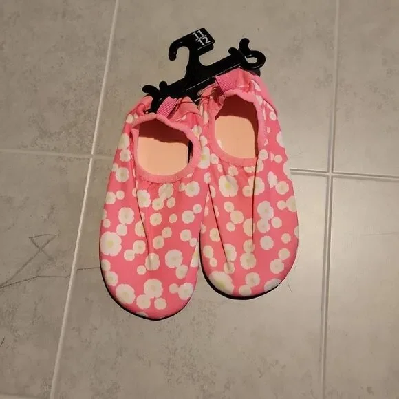 Girls Flower Pink Pool Shoes Size 11/12