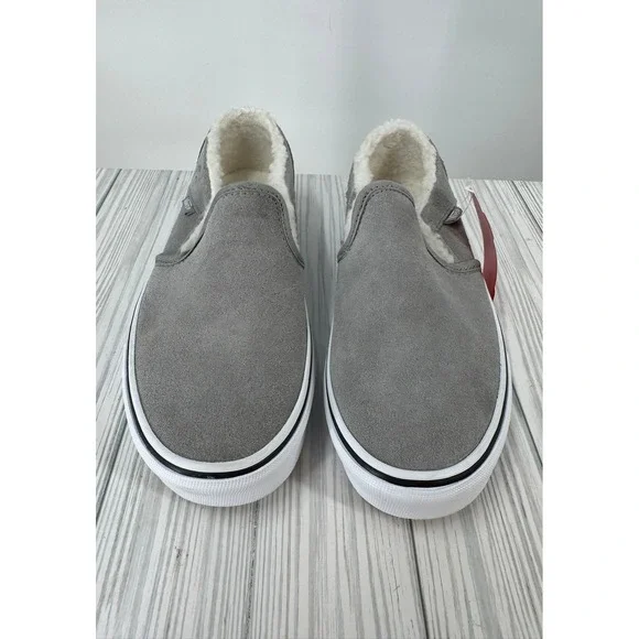 Vans Women's Shoes Vans Asher Suede Sherpa Size 7
